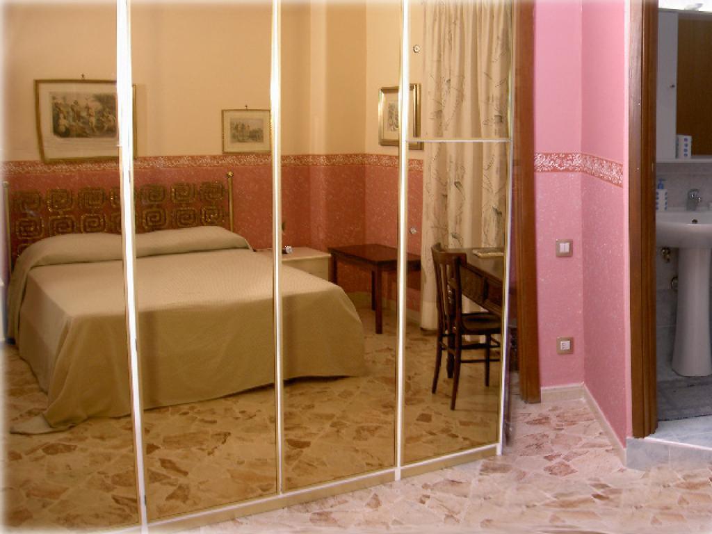 Casa Tina Maugeri Bed & Breakfast CTA Cameră foto